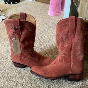 Tecovas Josie Dusty Rose size 8.5 B never worn. Smoke free home